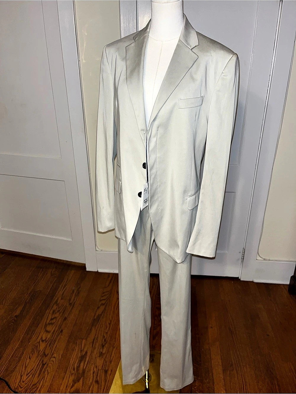 Quiet Luxury Armani Collezioni Ivory 2-Piece Pantsuit — New With Tags